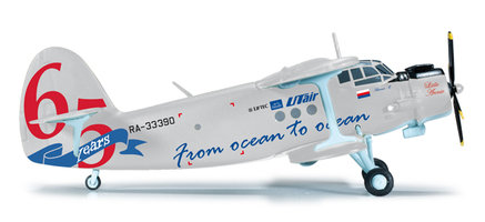 Das Flugzeug Antonov AN-2 '' Vom Ocean Ocean " UTair